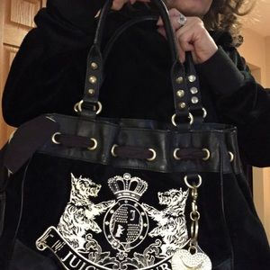 Juicy couture shoulder bag in perfect condition.